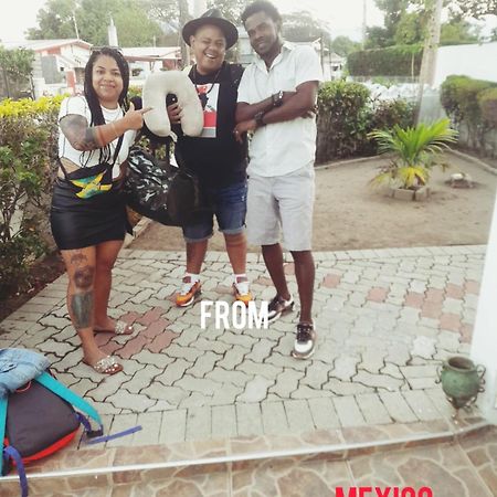 Portmore Luaran gambar