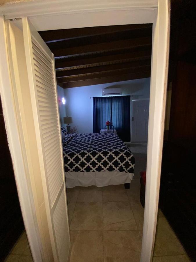 Portmore Luaran gambar